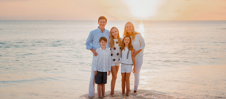Read more about the article Sunfire at Seafire – Cayman Family Photography