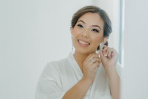 grand cayman wedding photographer bride getting ready kimpton seafire