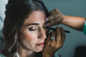 grand cayman kimpton seafire jewish wedding photography getting ready