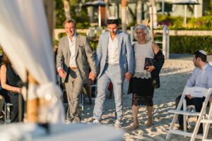 grand cayman kimpton seafire jewish wedding photography beach ceremony