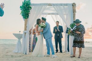 grand cayman kimpton seafire jewish wedding photography beach ceremony