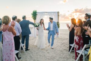 grand cayman kimpton seafire jewish wedding photography beach ceremony