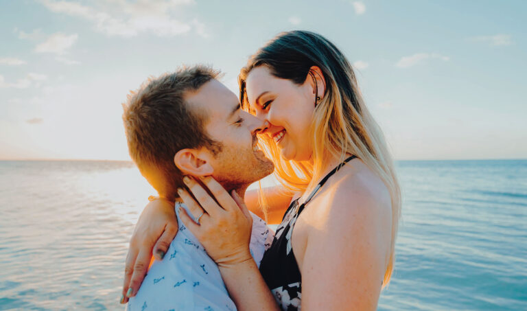 Read more about the article Starfish Point Engagement Photography