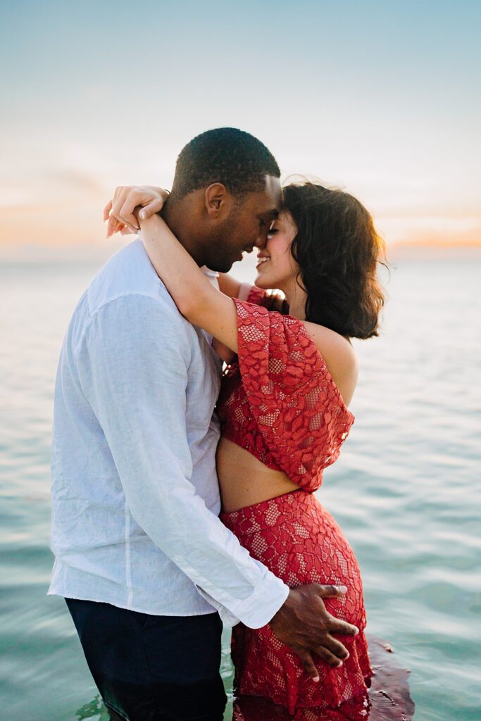 couple photographer cayman islands beach kimpton seafire