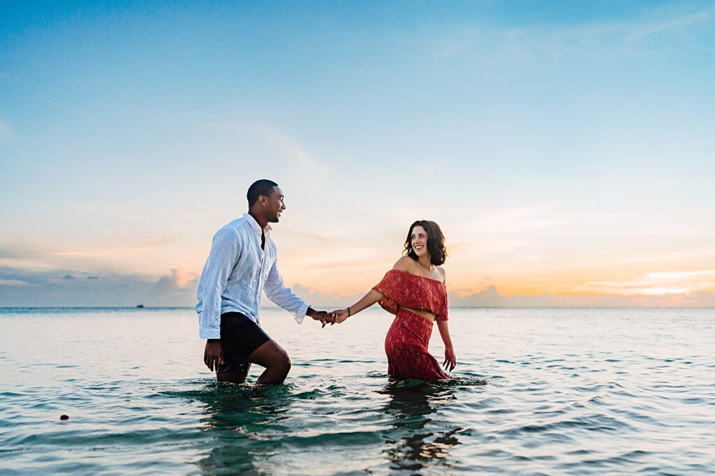 couple photographer cayman islands beach kimpton seafire