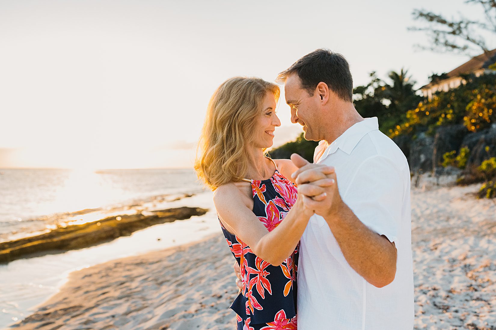 auckland couple engagement photographer beach