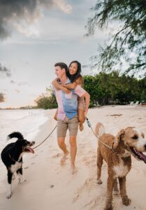 auckland couple photographer dog beach