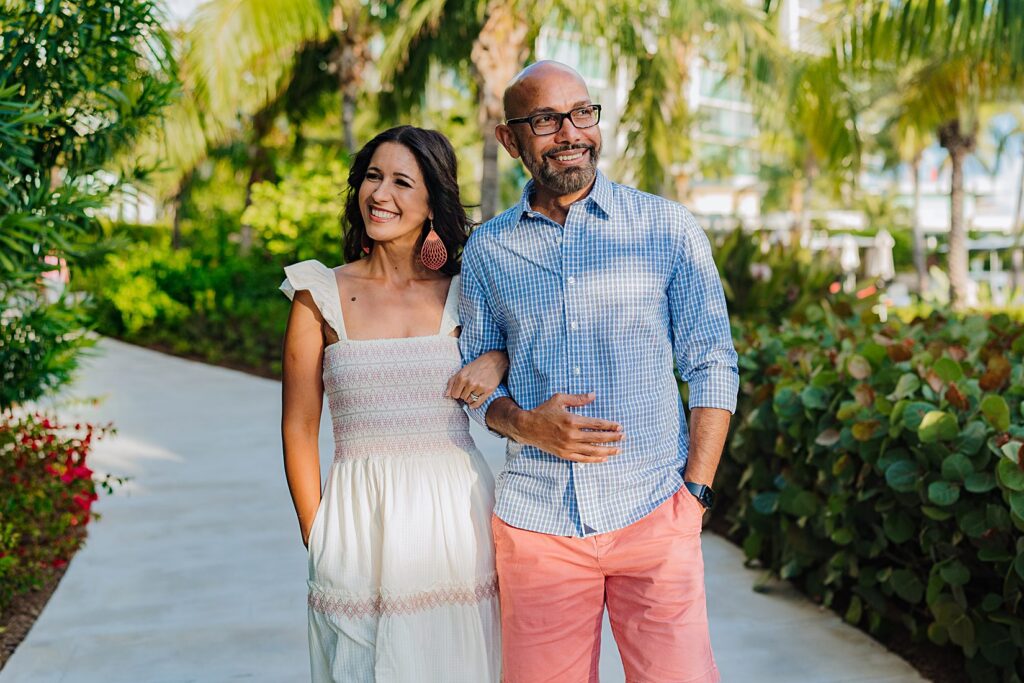 auckland engagement couple photographer beach