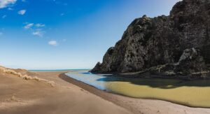 auckland karekare beach travel photography