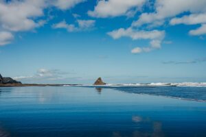 auckland karekare beach travel photography