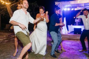 auckland wedding photographer small beach wedding