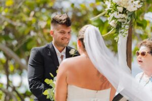 auckland wedding photographer small beach wedding