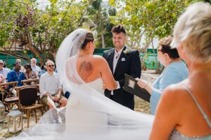 auckland wedding photographer small beach wedding