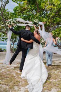 auckland wedding photographer small beach wedding