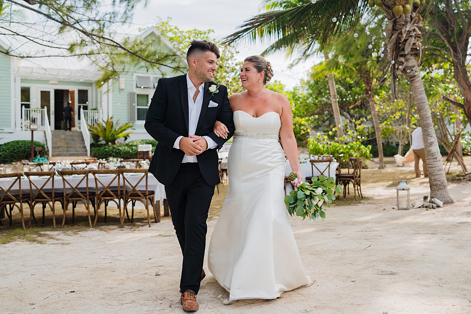 auckland wedding photographer small beach wedding