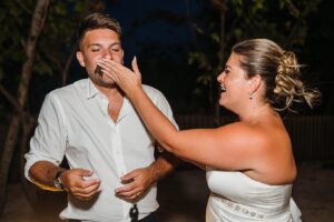 auckland wedding photographer small beach wedding