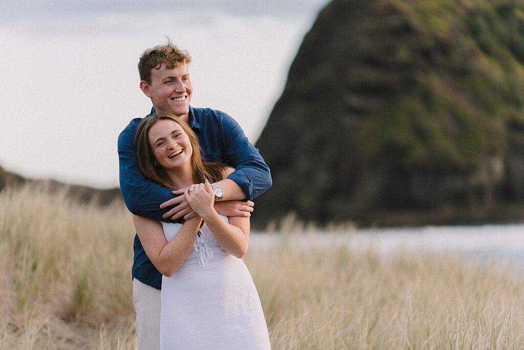 Piha beach auckland couple engagement photographer