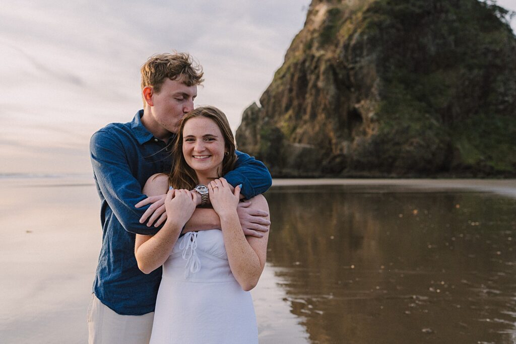 Piha beach auckland couple engagement photographer