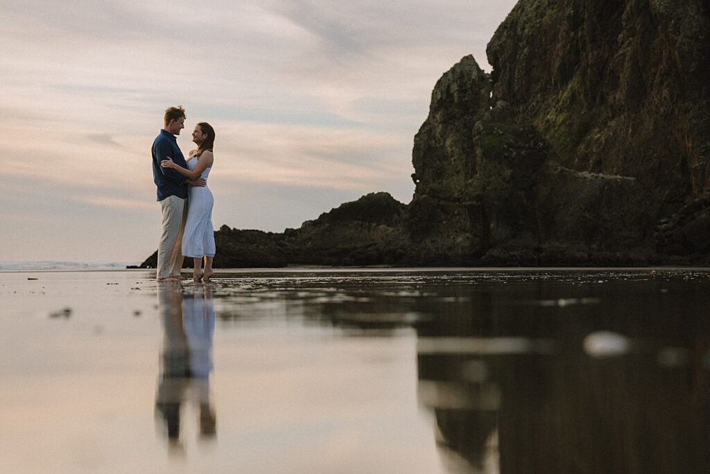 Piha beach auckland couple engagement photographer