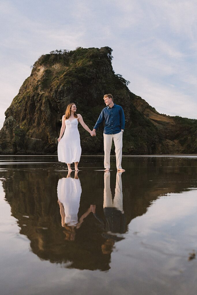 Piha beach auckland couple engagement photographer