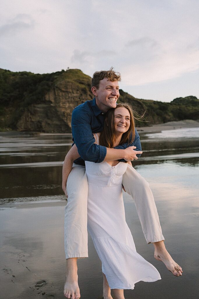 Piha beach auckland couple engagement photographer