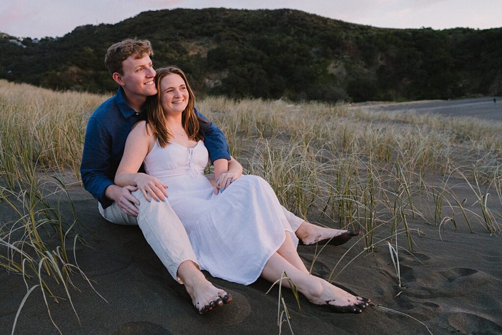 Piha beach auckland couple engagement photographer