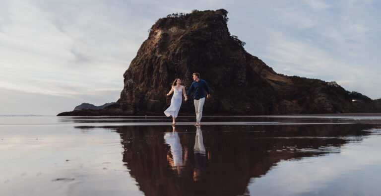 Piha beach auckland couple engagement photographer